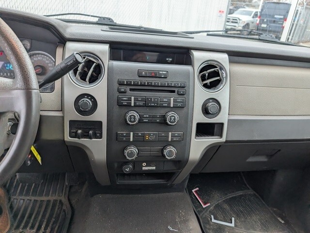 2010 Ford F-150 XLT photo 3