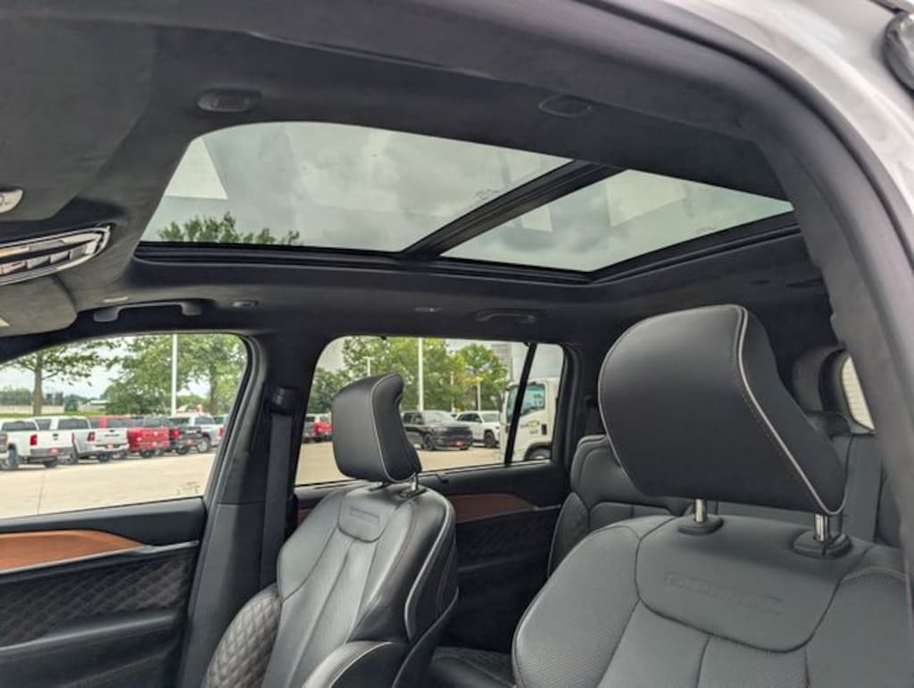 Used 2023 Jeep Grand Cherokee L Summit SUV