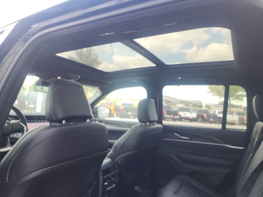 New 2025 Jeep Grand Cherokee Limited Sport Utility