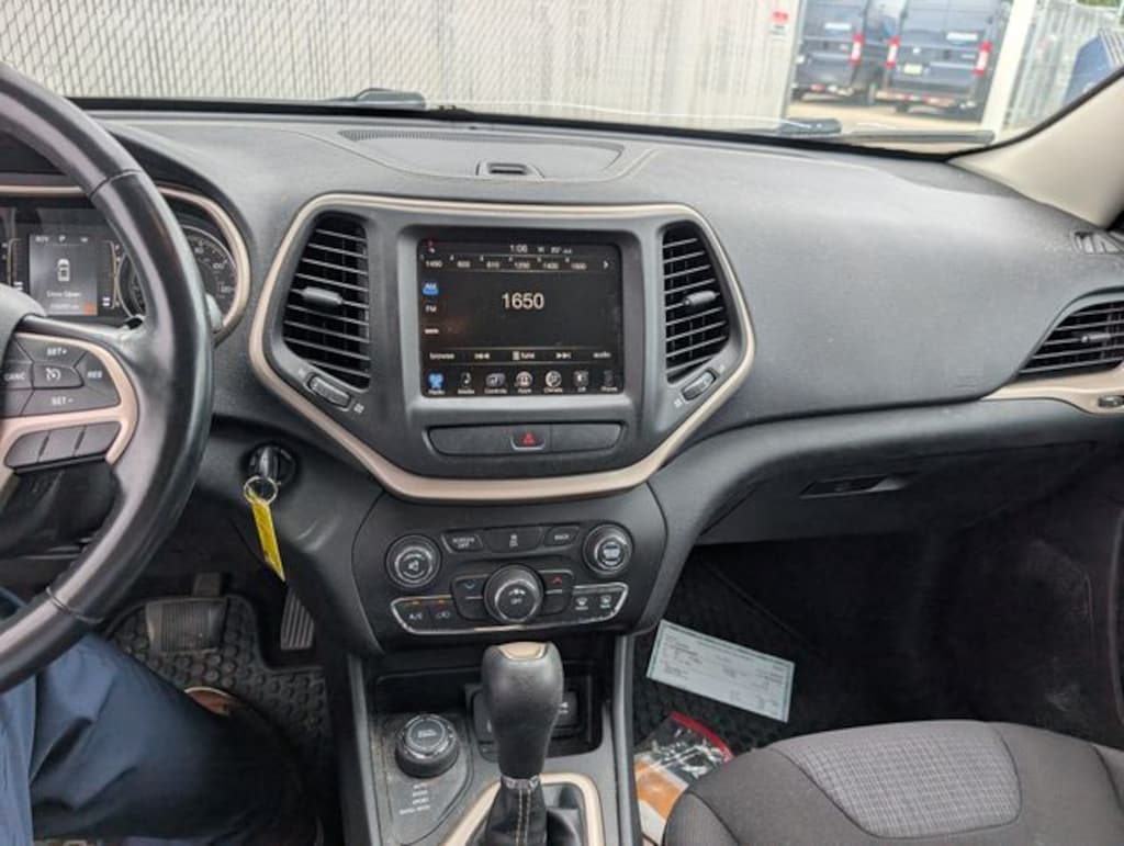 Used 2015 Jeep Cherokee Latitude SUV