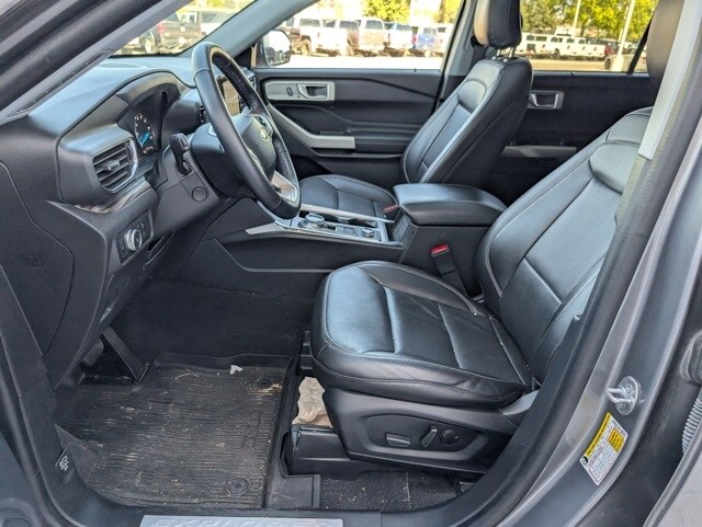 2022 Ford Explorer Limited photo 2