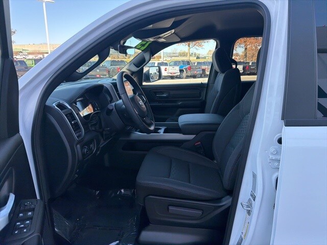 2025 Ram 1500 Tradesman photo 2