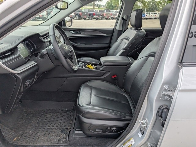 2022 Jeep Grand Cherokee Limited photo 2