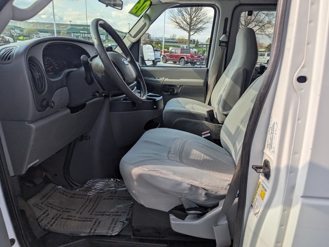 Used 2006 Ford Econoline Wagon XLT with VIN 1FBNE31L66DA37562 for sale in Waterloo, IA