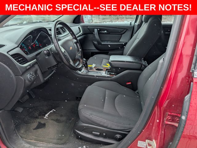 Used 2014 Chevrolet Traverse 1LT with VIN 1GNKVGKD2EJ267684 for sale in Waterloo, IA