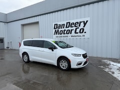 2026 Chrysler Pacifica Select Passenger Van