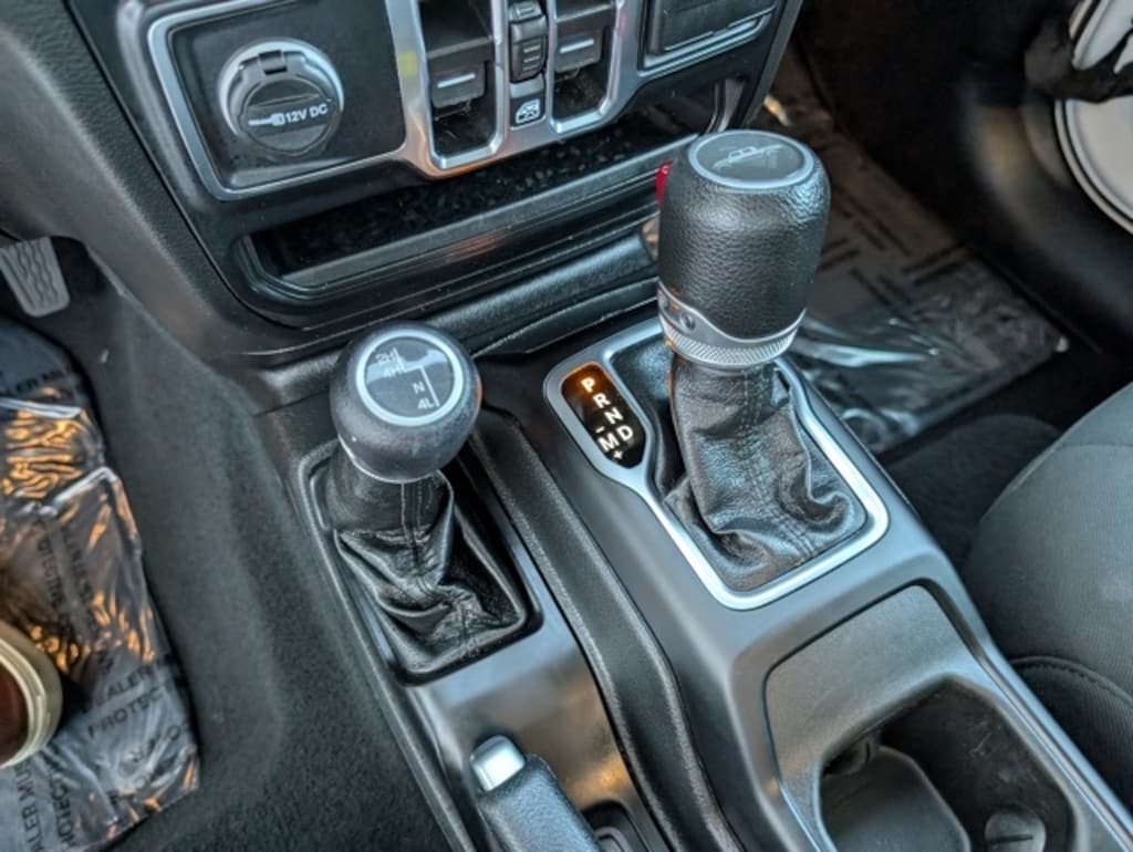 Used 2023 Jeep Gladiator Sport Truck