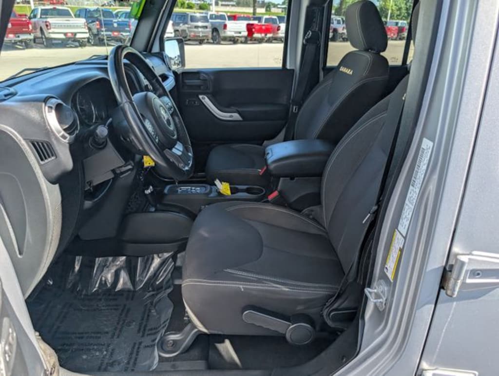 Used 2015 Jeep Wrangler Unlimited Sahara SUV
