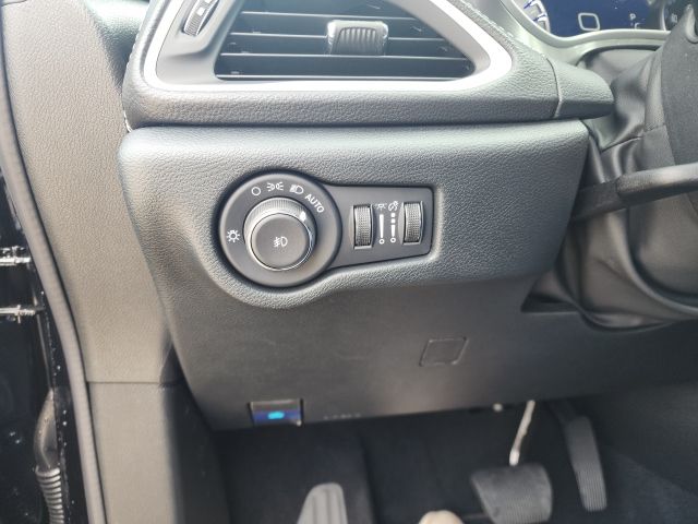 2026 Chrysler Pacifica Select - Photo 15