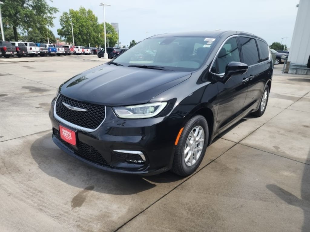 New 2026 Chrysler Pacifica Select Passenger Van