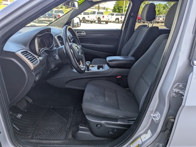 Used 2015 Jeep Grand Cherokee Laredo E with VIN 1C4RJFAG3FC858556 for sale in Waterloo, IA
