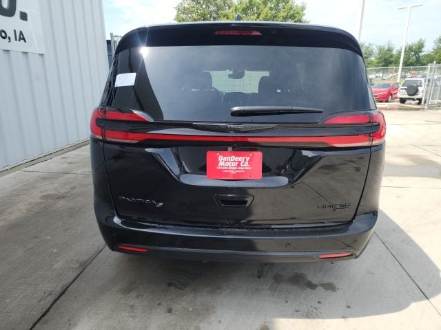 2026 Chrysler Pacifica Limited - Photo 28