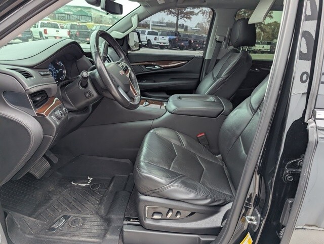 2020 Cadillac Escalade Premium Luxury photo 2