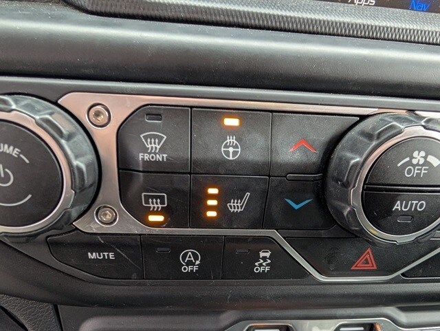 2020 Jeep Wrangler Unlimited Sahara photo 4