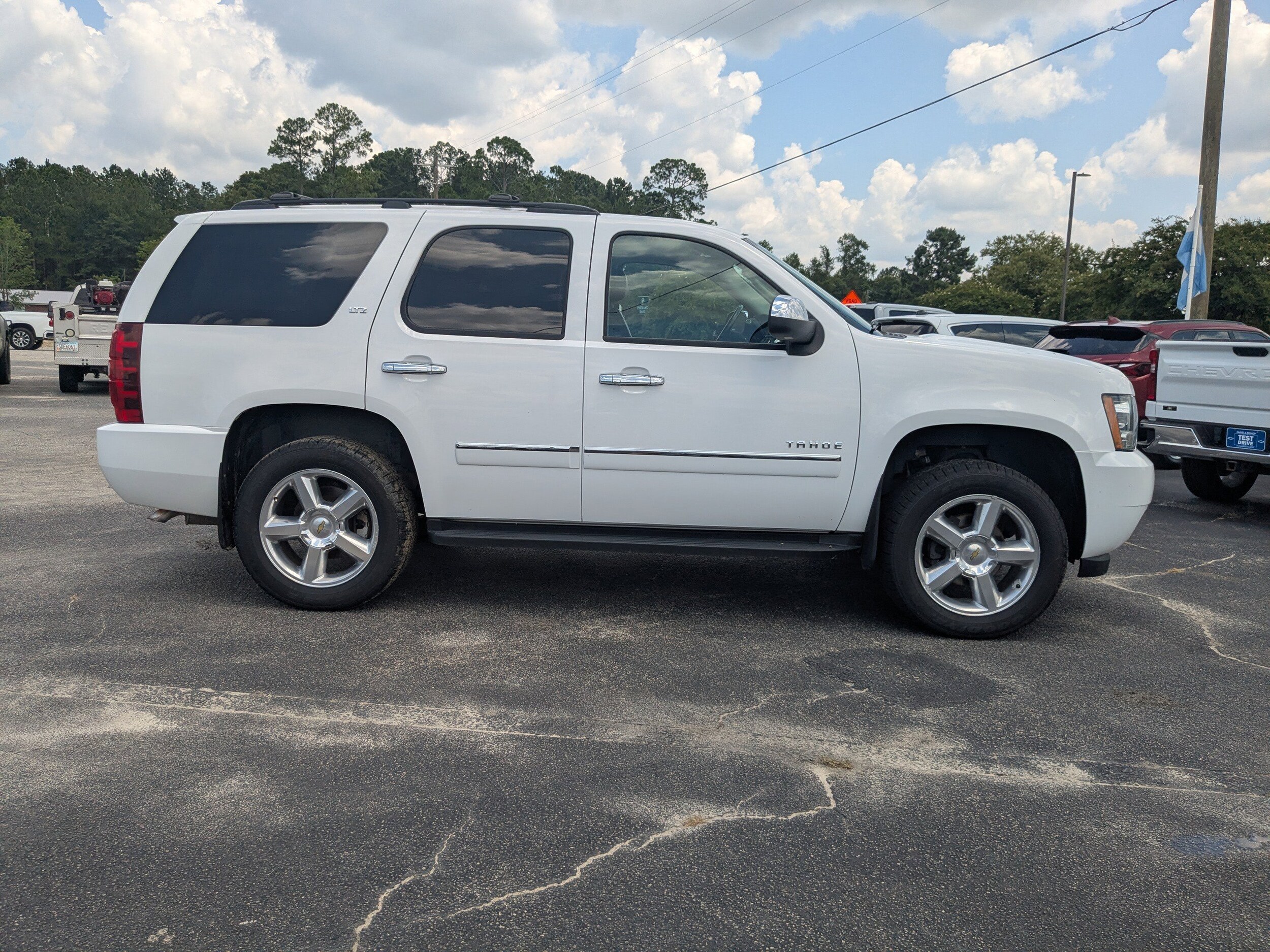 2013 Chevrolet Tahoe LTZ photo 2
