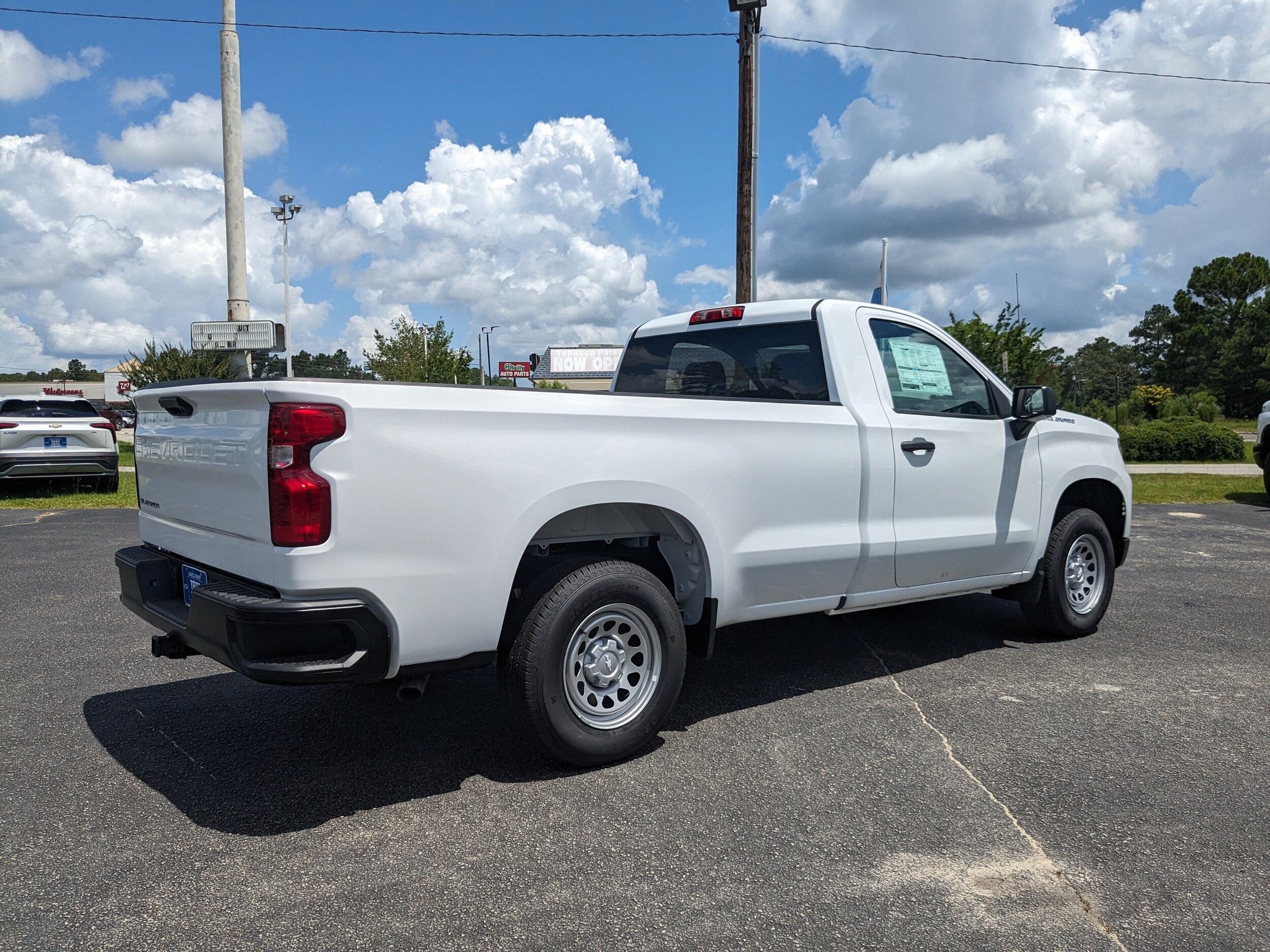 2025 Chevrolet Silverado 1500 photo 3