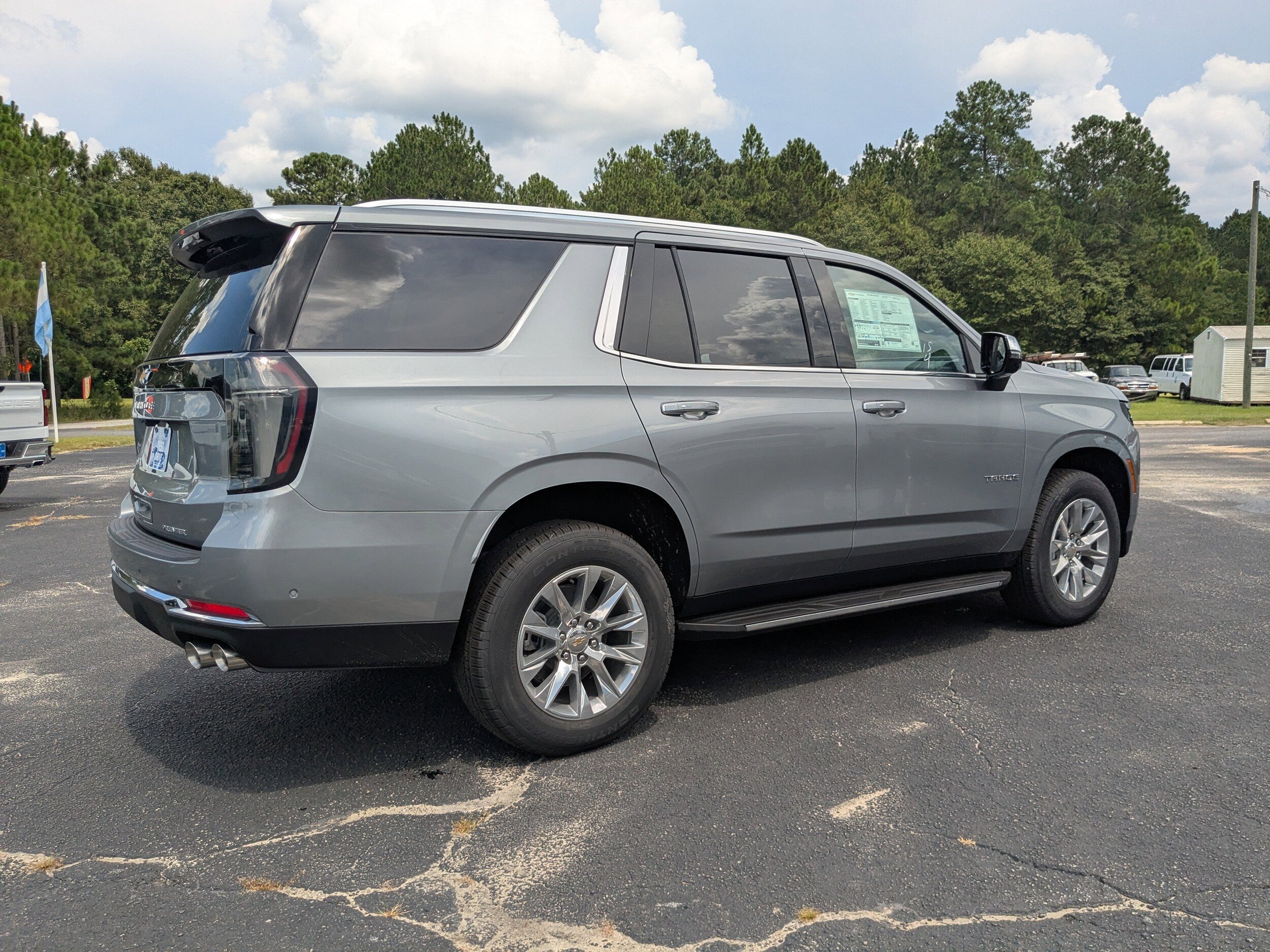 2025 Chevrolet Tahoe Premier photo 2