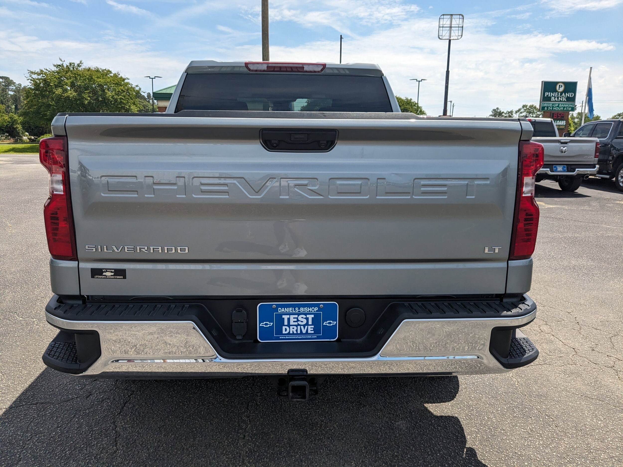 2025 Chevrolet Silverado 1500 LT - Photo 5
