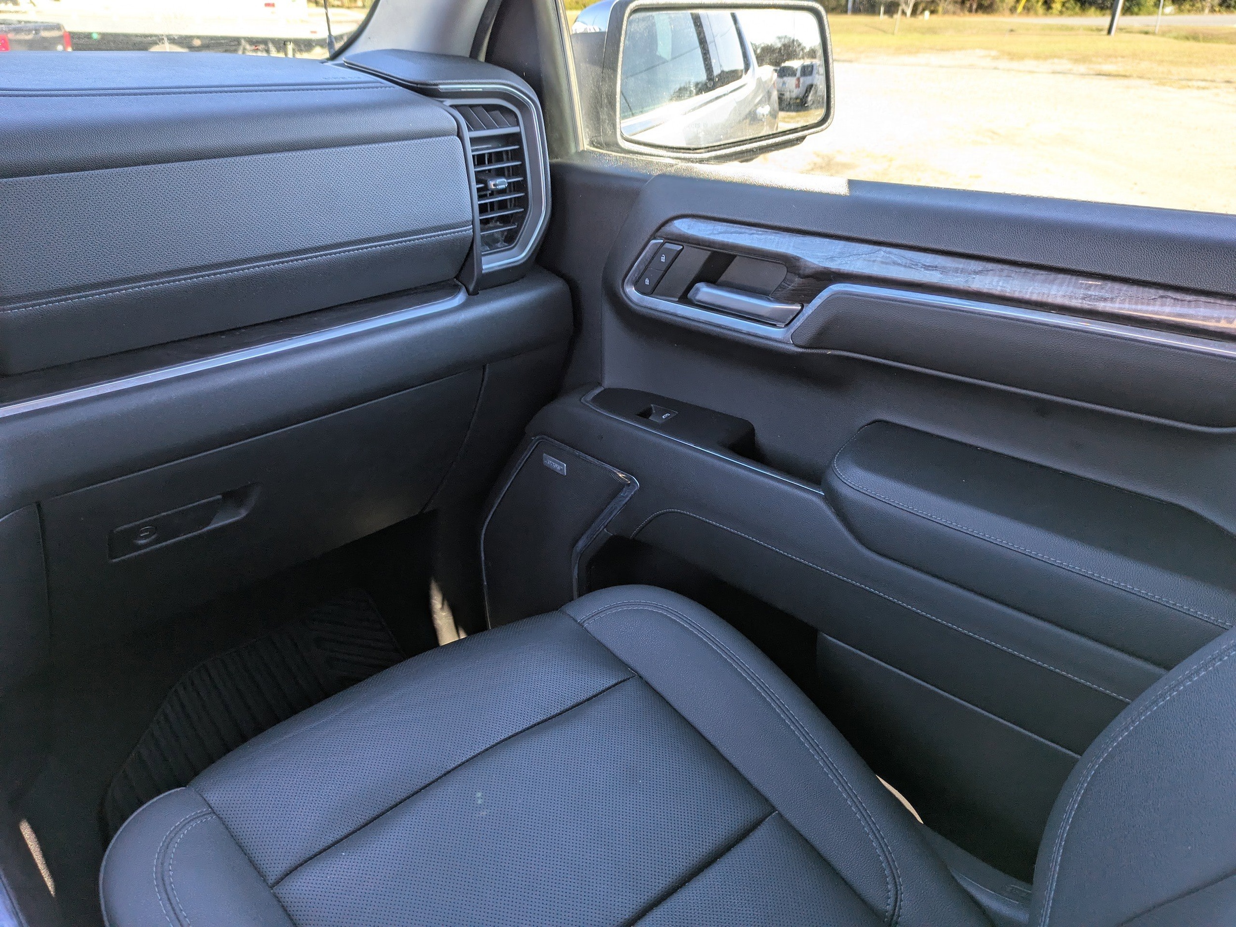 2023 Chevrolet Silverado 1500 LTZ - Photo 17
