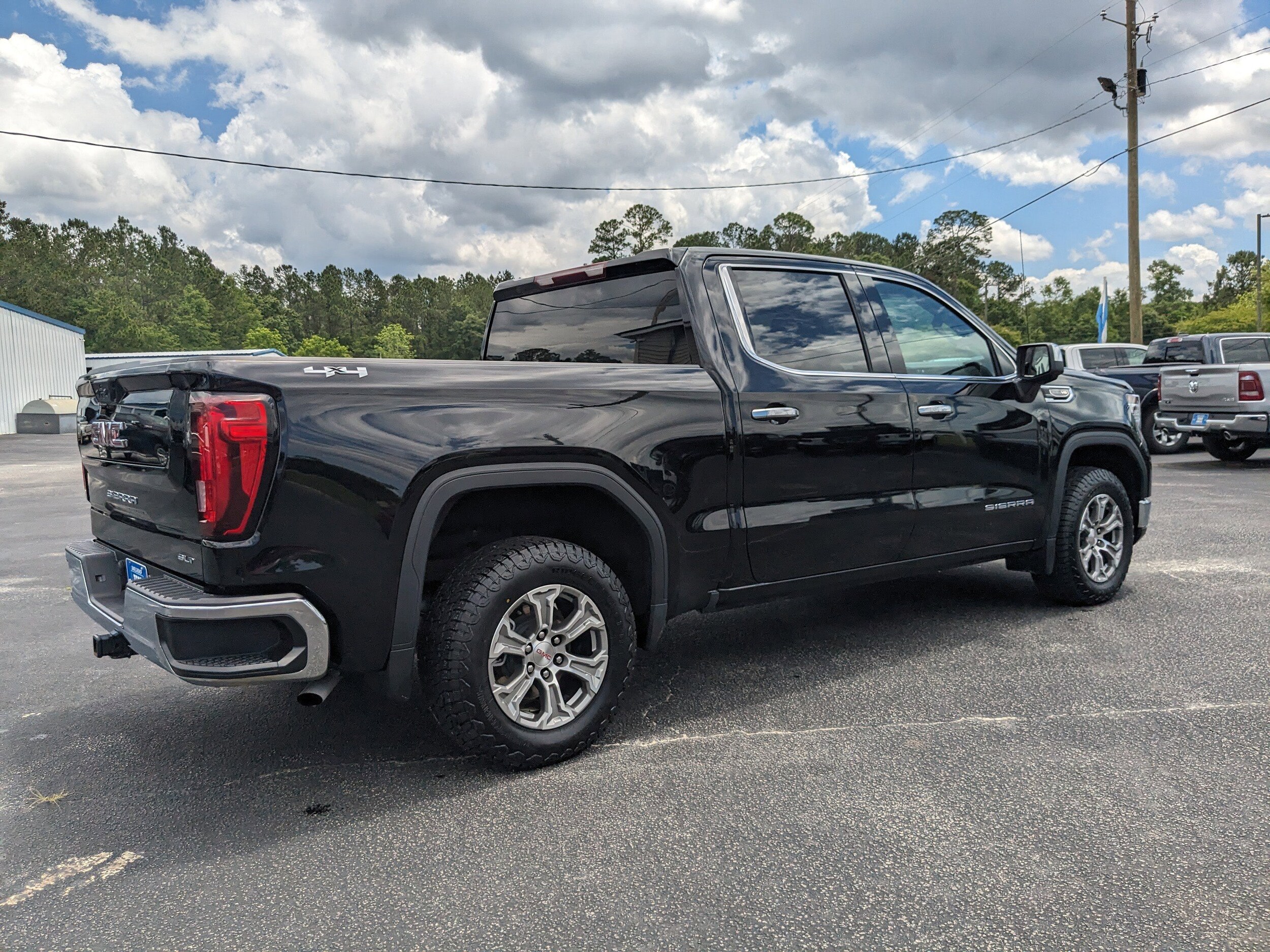 2024 Gmc Sierra 1500 SLT photo 3