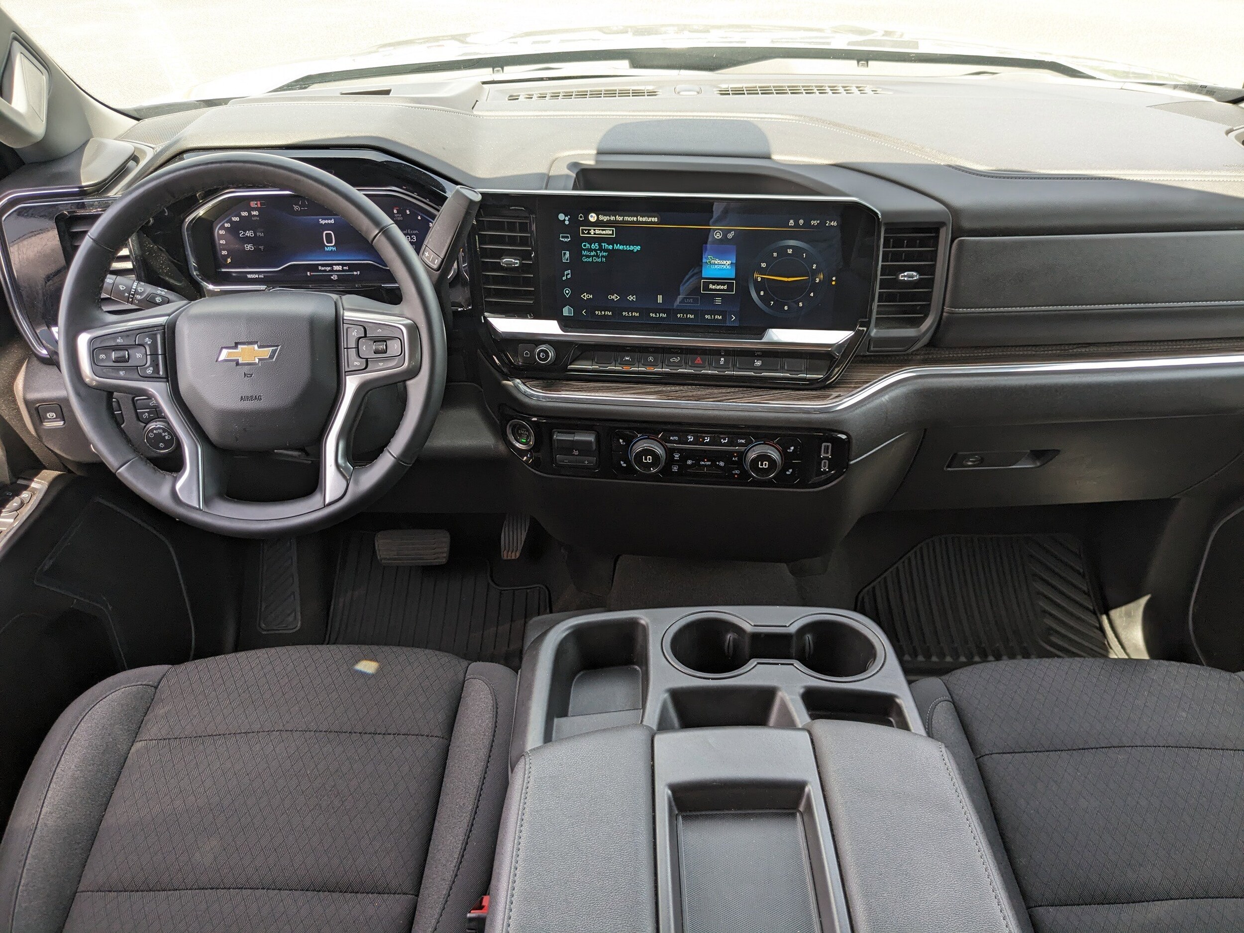 2025 Chevrolet Silverado 1500 LT - Photo 15