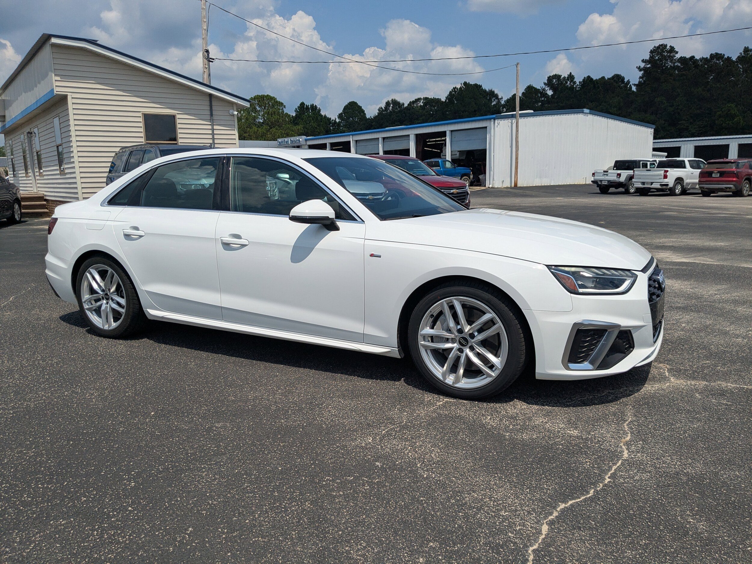 2023 Audi A4 S line Quattro Premium Plus photo 2