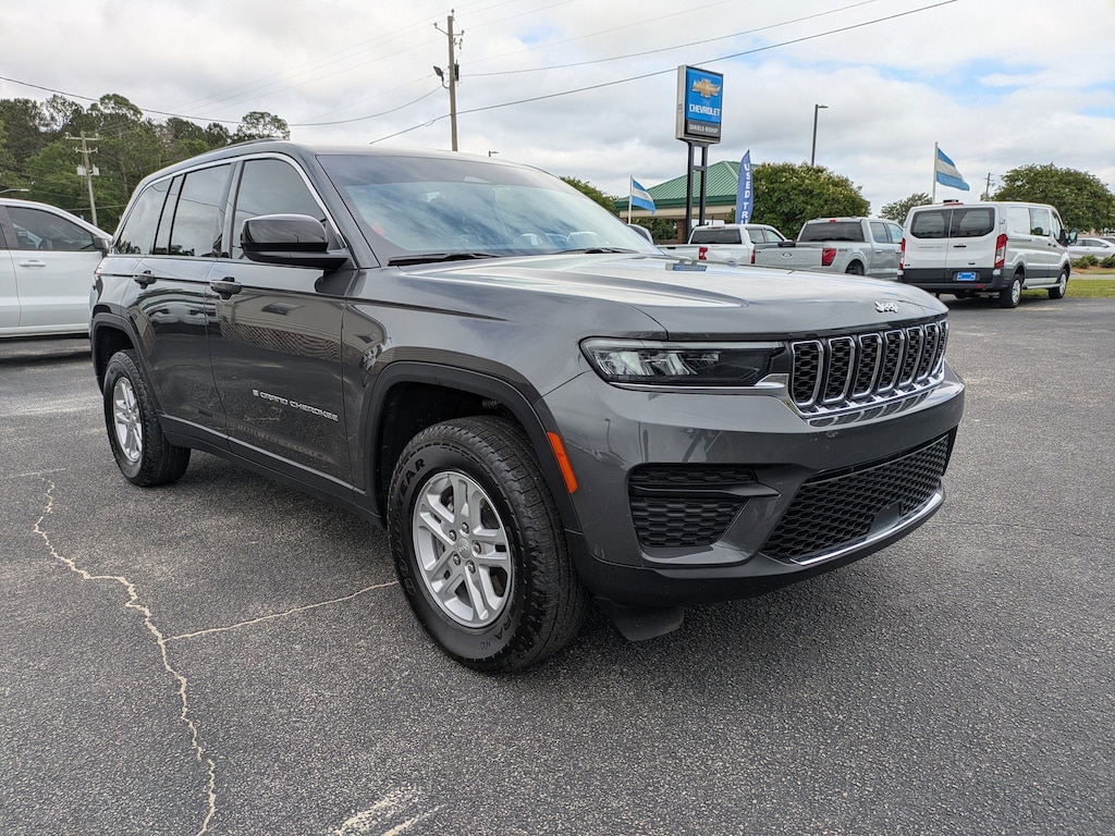 Used 2025 Jeep Grand Cherokee Laredo