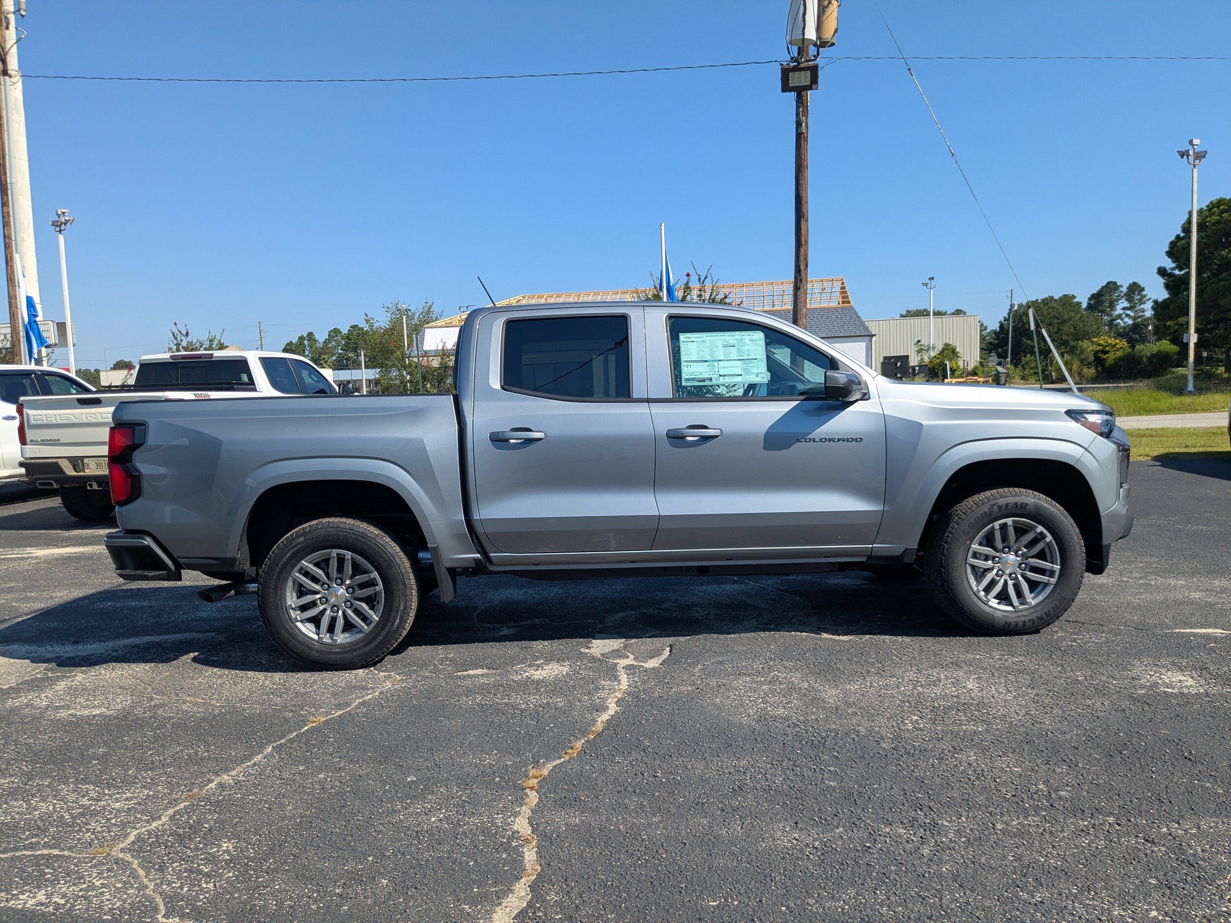 2026 Chevrolet Colorado LT photo 2