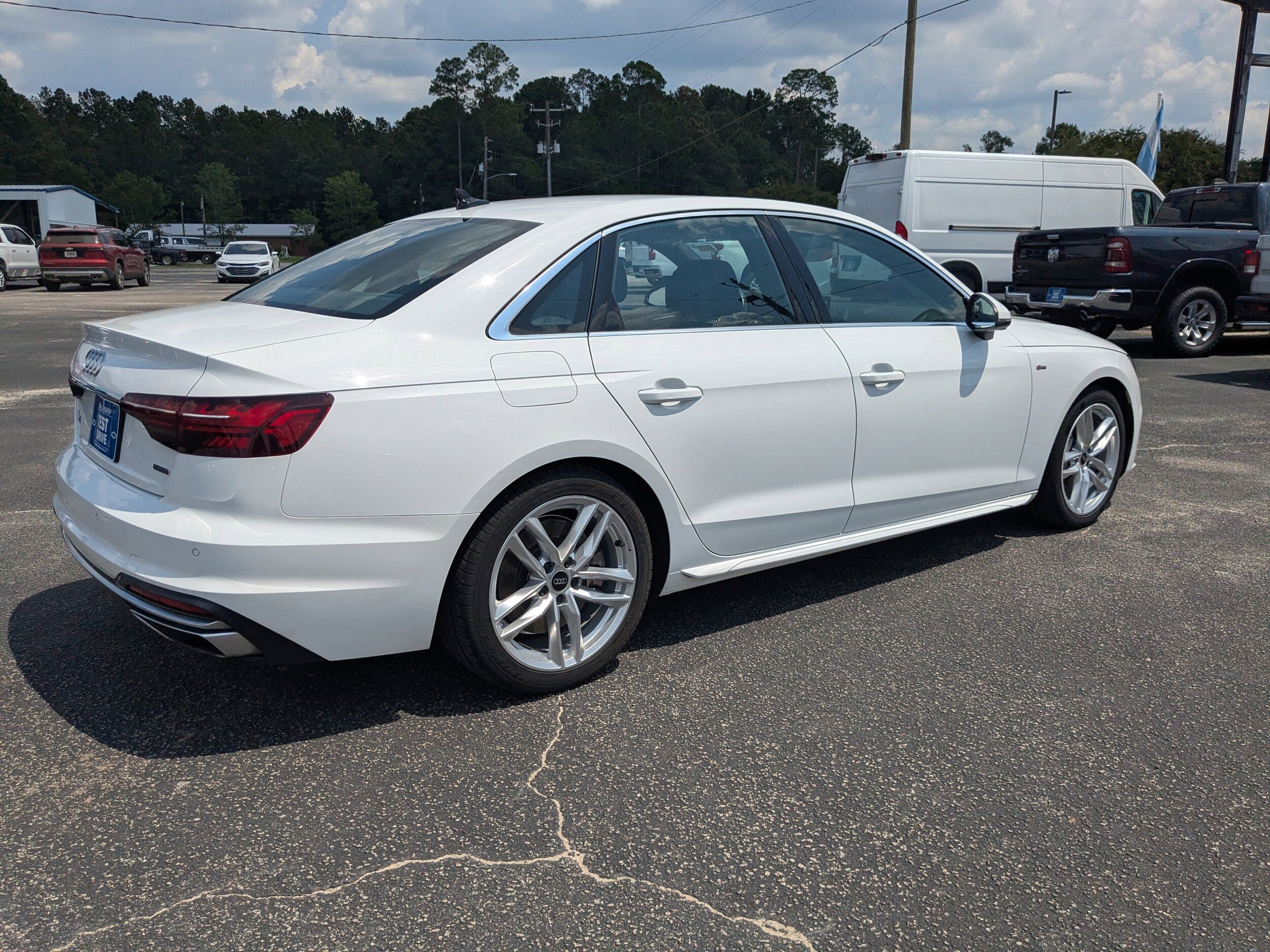 2023 Audi A4 S line Quattro Premium Plus photo 4