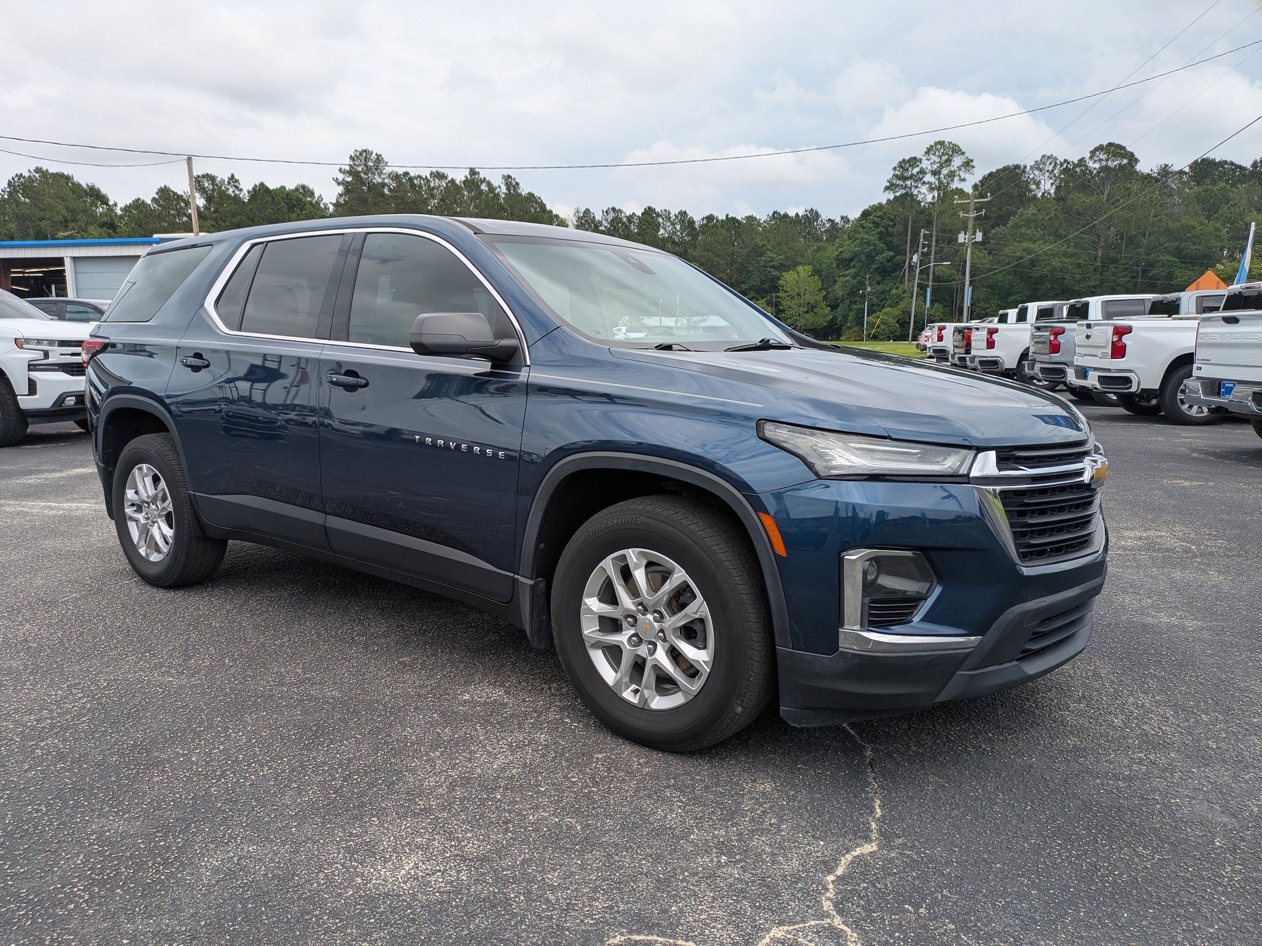 2022 Chevrolet Traverse FWD LS's photo