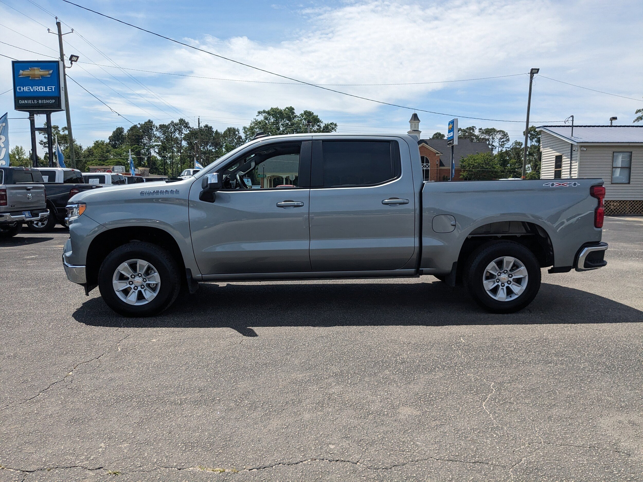2025 Chevrolet Silverado 1500 LT - Photo 7