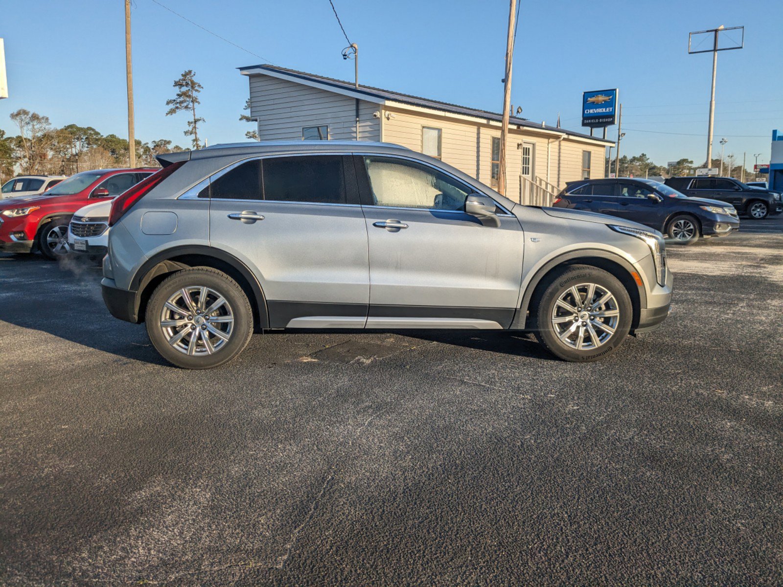 2023 Cadillac XT4 Premium Luxury photo 2