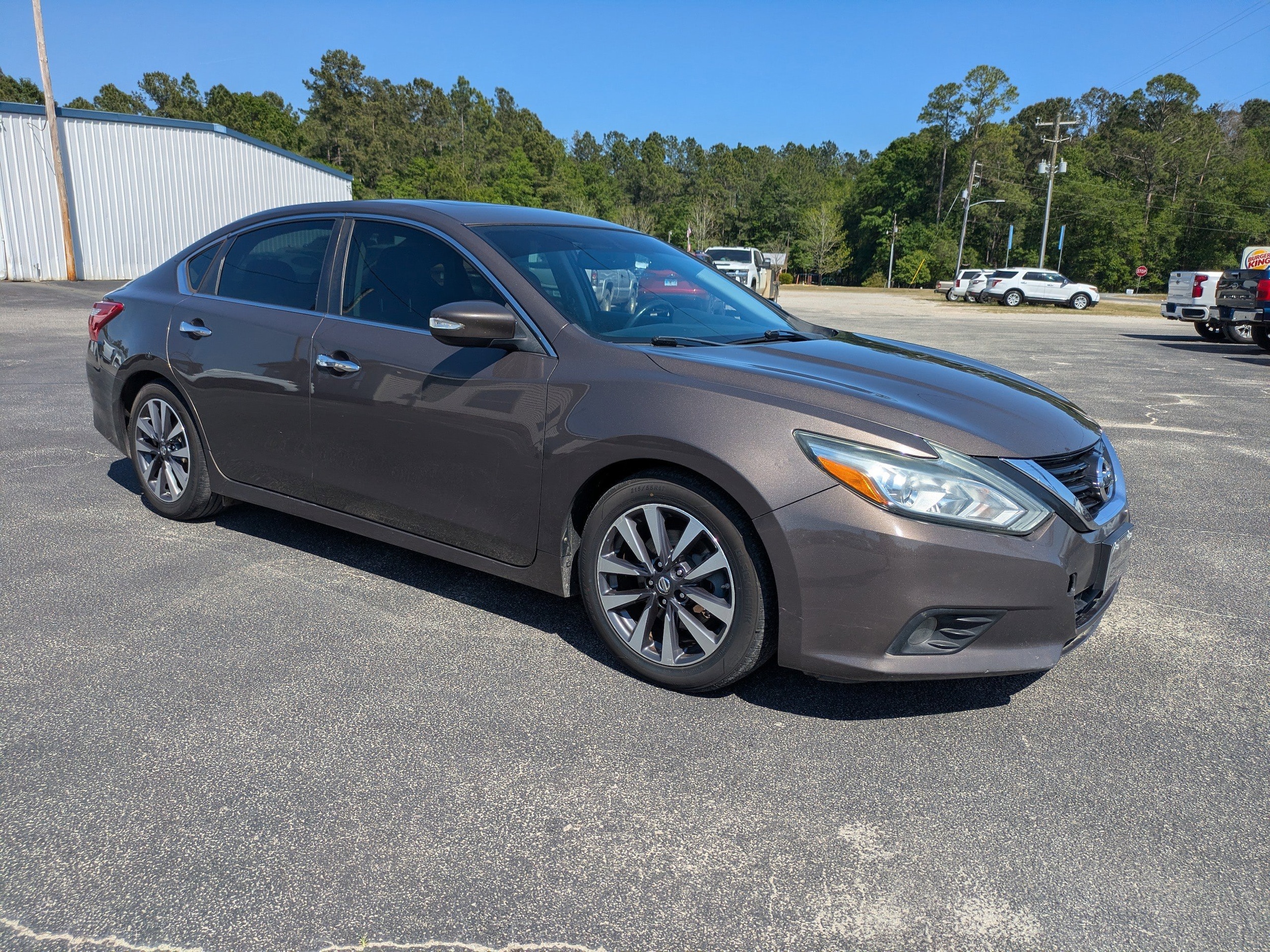 Used 2017 Nissan Altima SL with VIN 1N4AL3AP4HC242217 for sale in Metter, GA