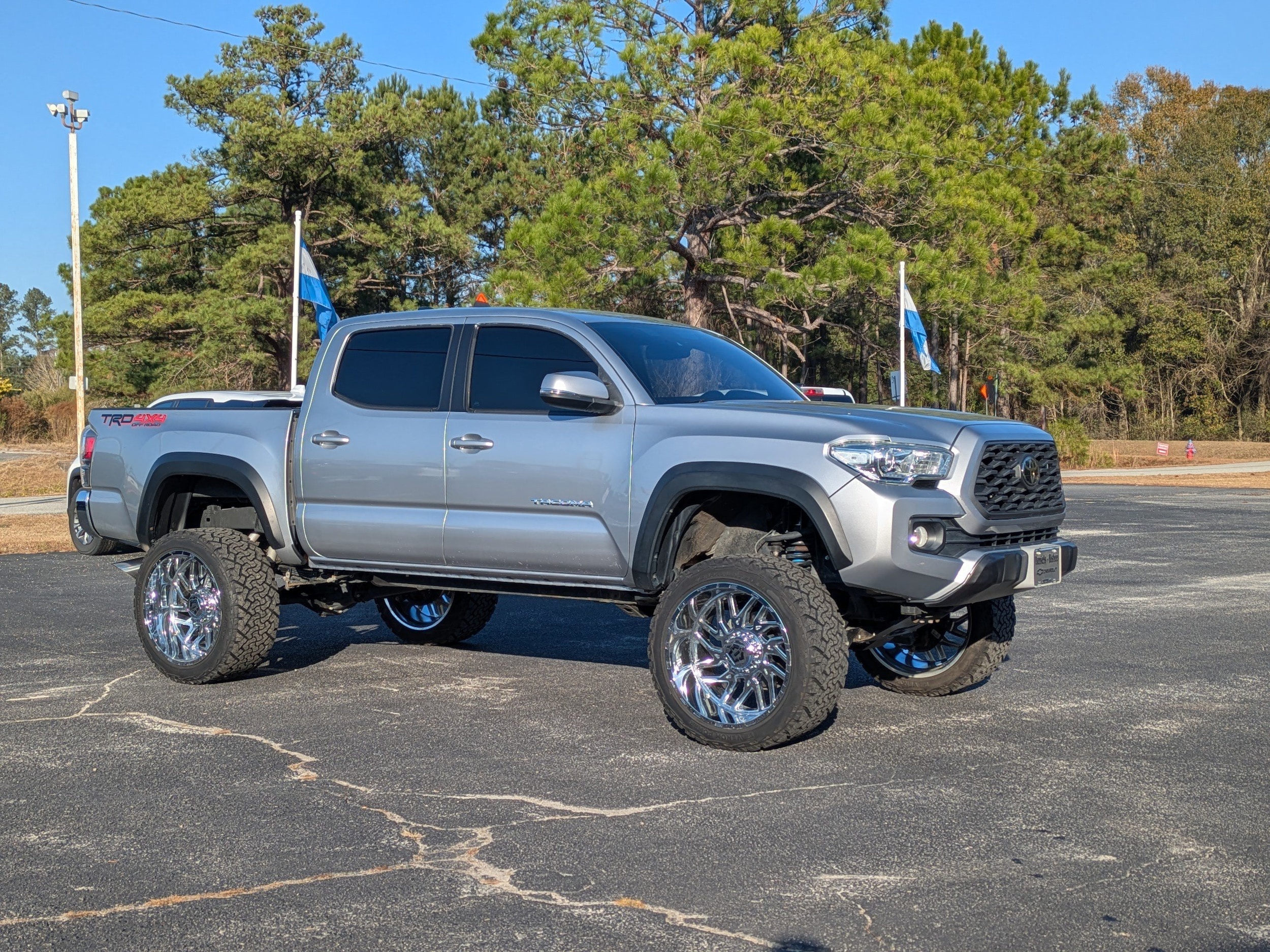 2021 Toyota Tacoma TRD Off Road's photo