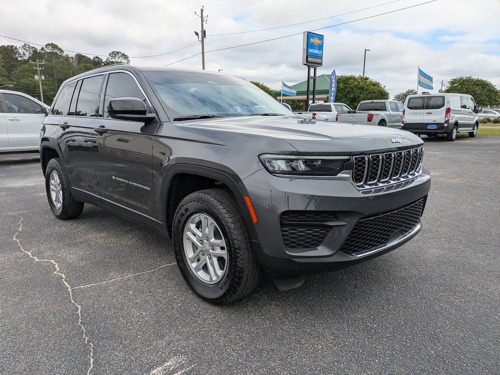 Used 2025 Jeep Grand Cherokee Laredo