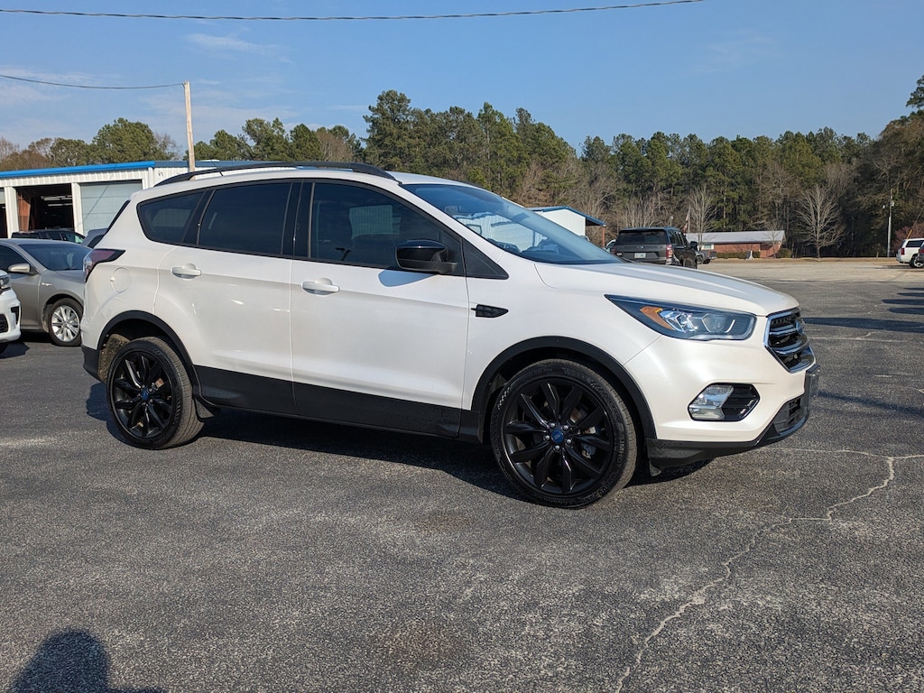 Used 2017 Ford Escape SE