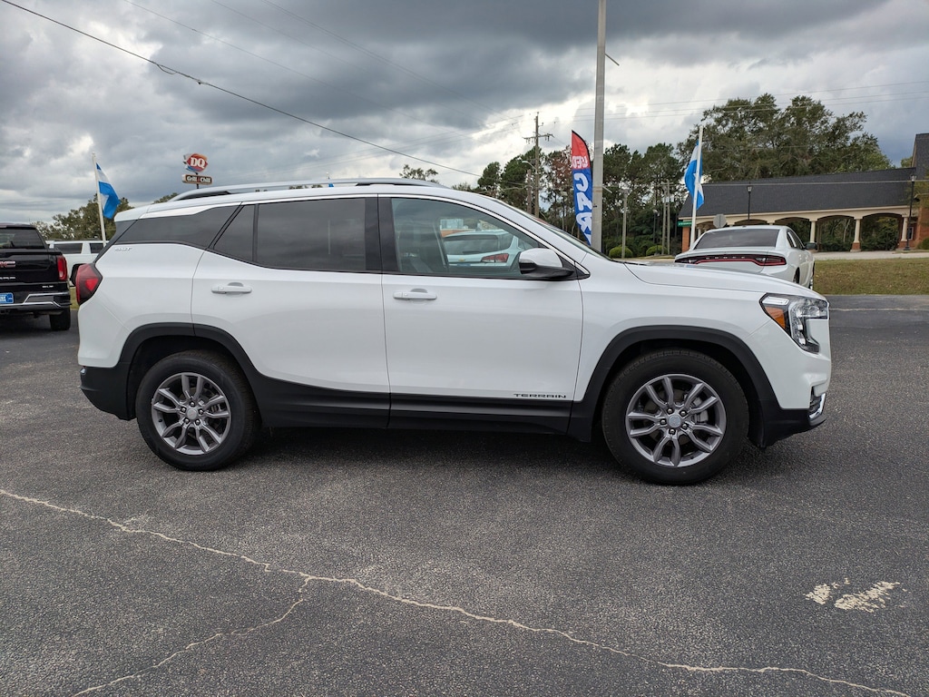 Used 2024 GMC Terrain SLT SUV