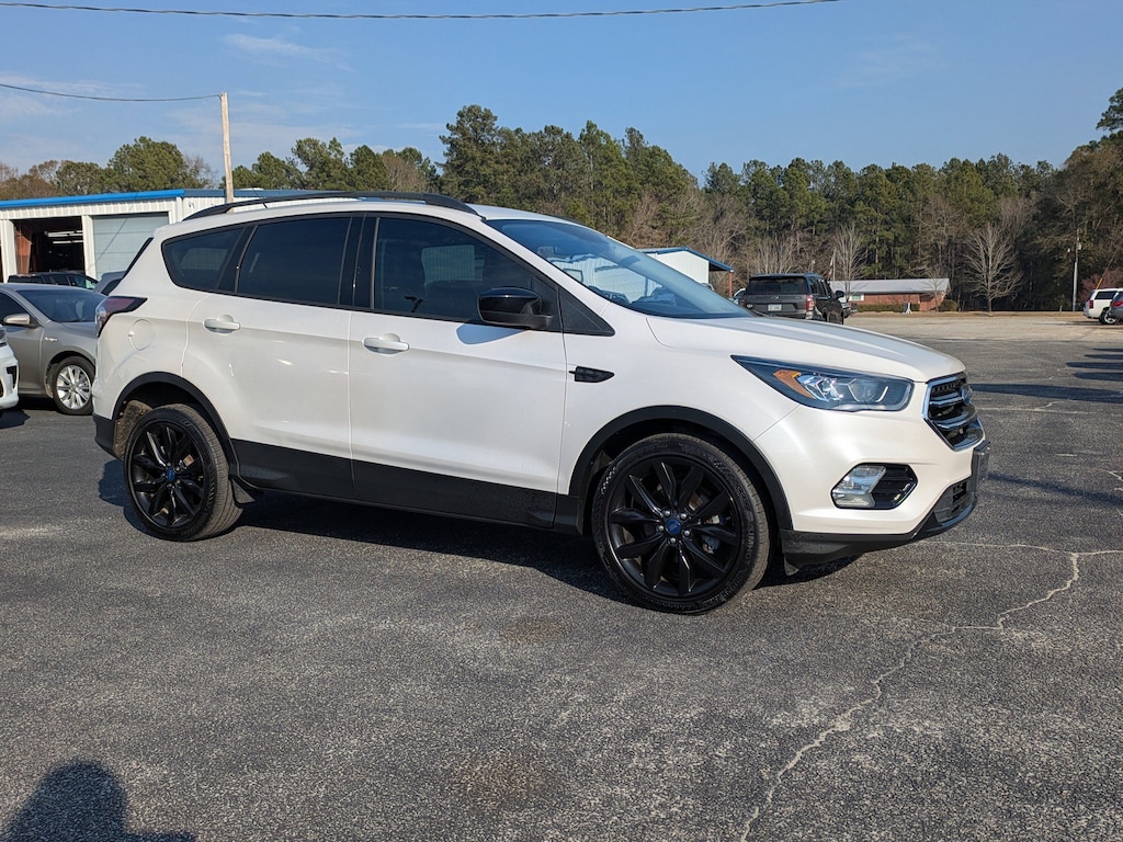 Used 2017 Ford Escape SE