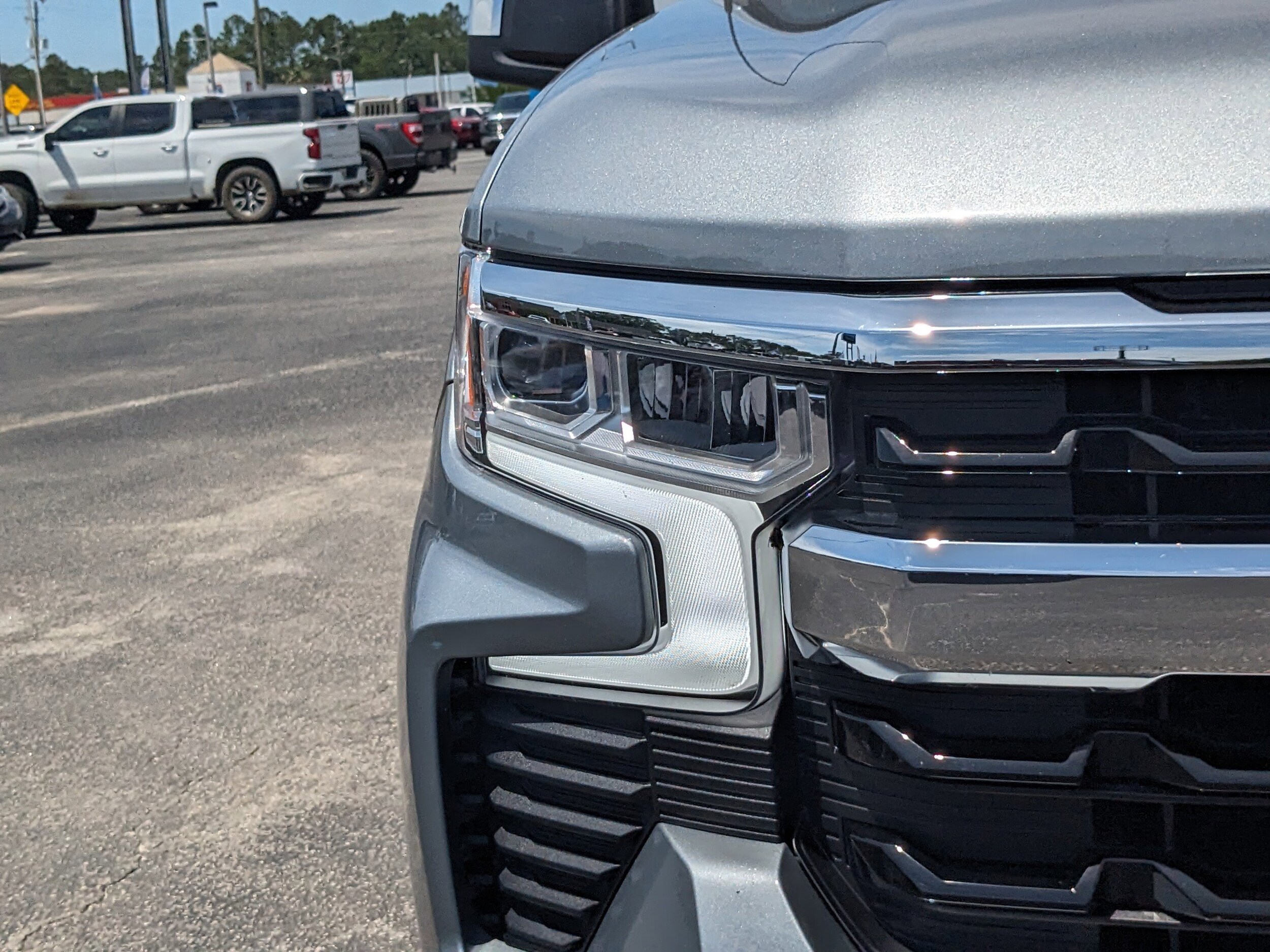 2025 Chevrolet Silverado 1500 LT - Photo 10
