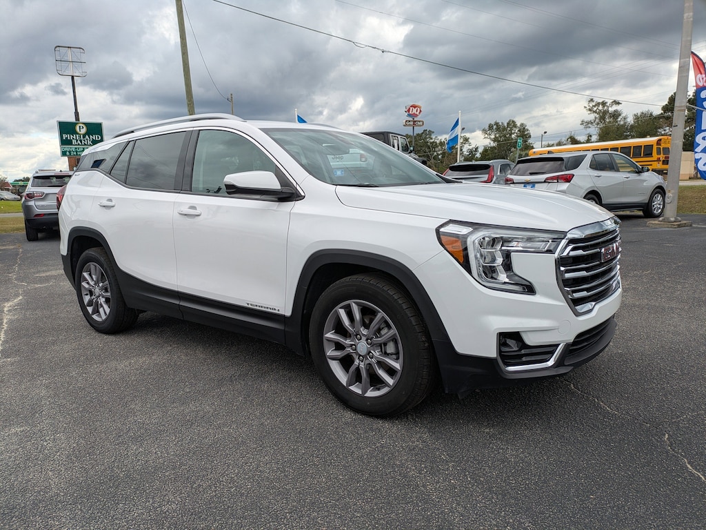 Used 2024 GMC Terrain SLT SUV