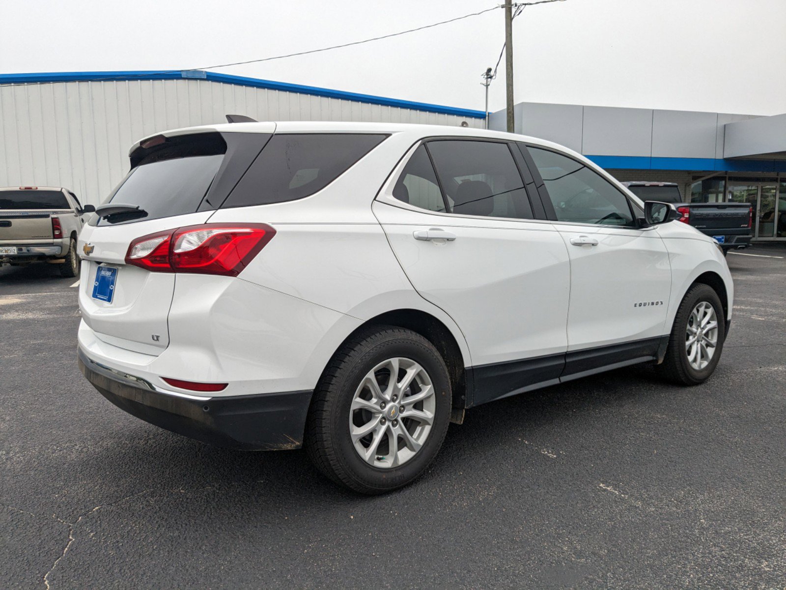 2020 Chevrolet Equinox LT photo 2