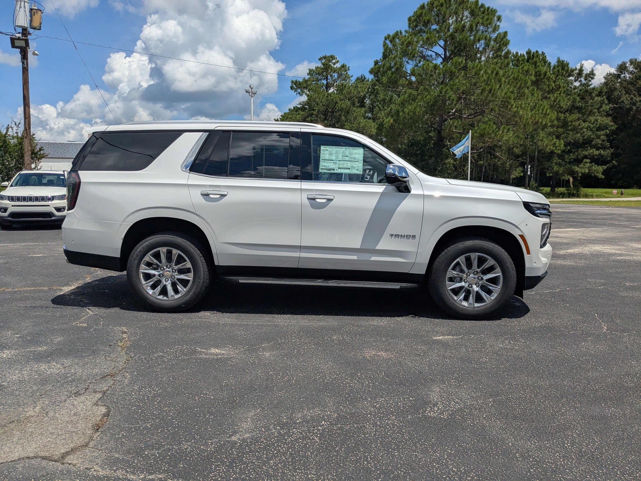 2025 Chevrolet Tahoe Premier photo 2