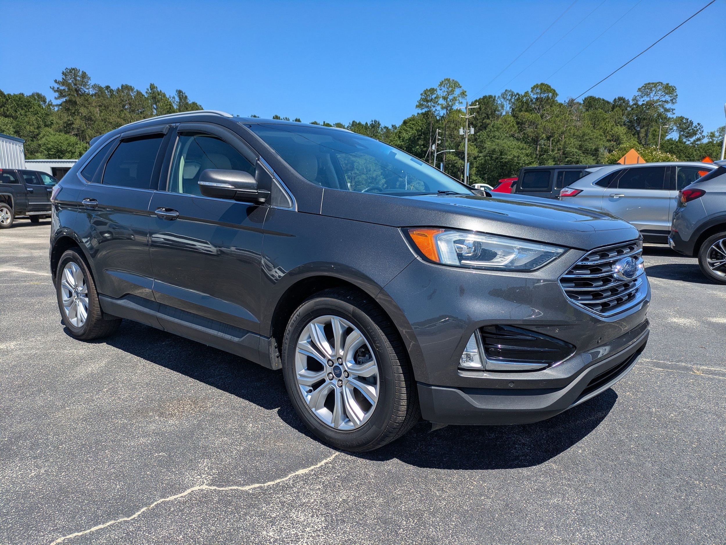 2020 Ford Edge Titanium's photo