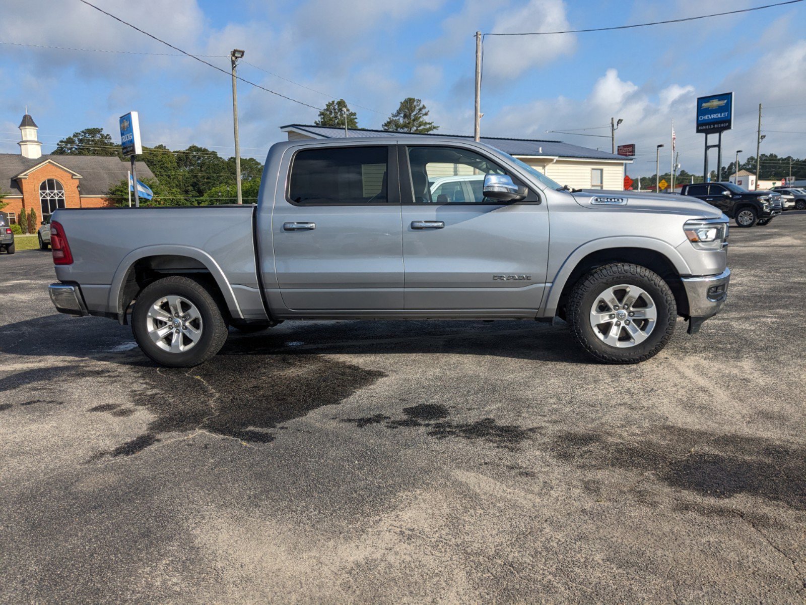 2022 Ram 1500 Laramie photo 3