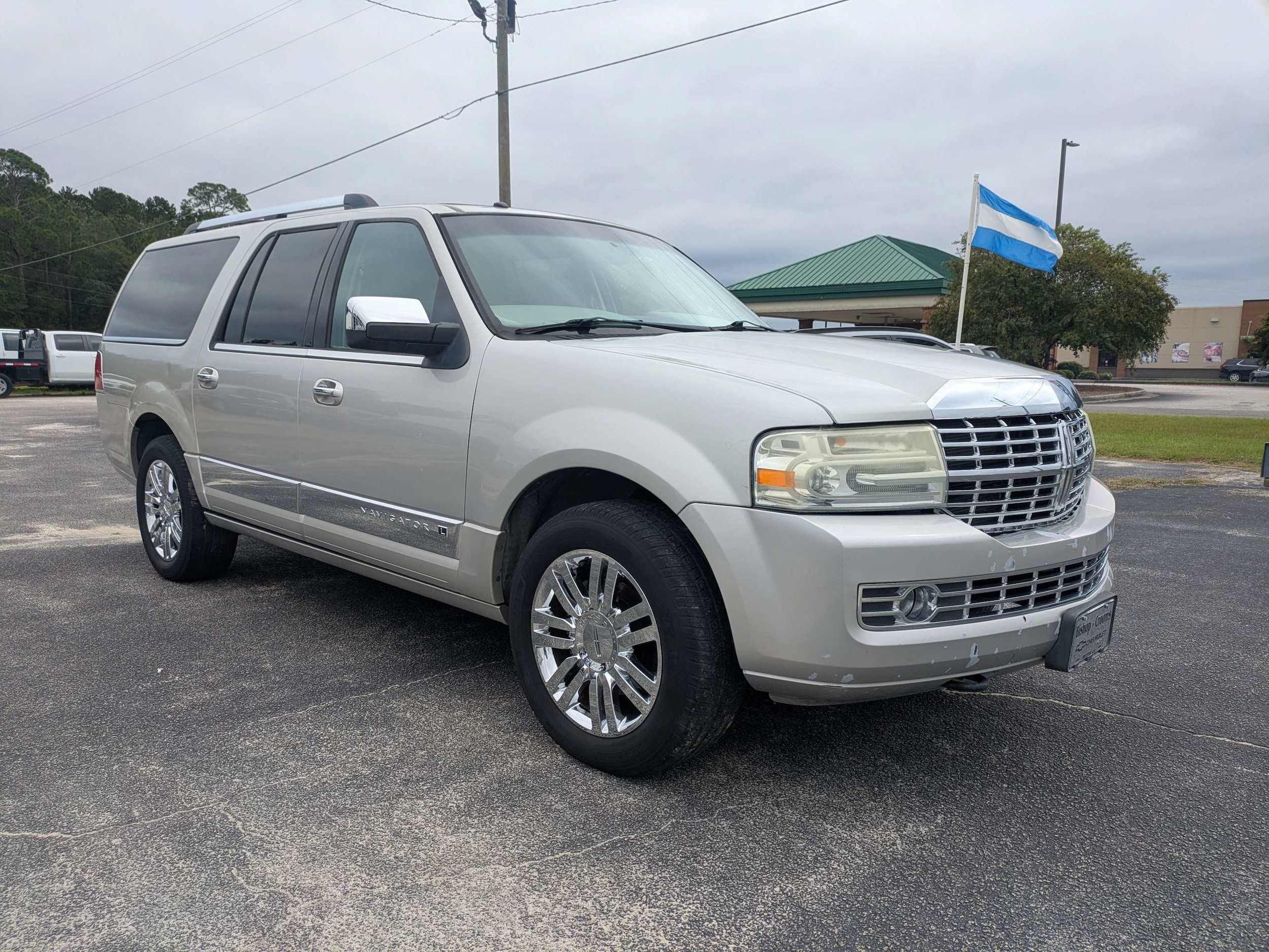 Used 2007 Lincoln Navigator Base with VIN 5LMFL27547LJ15412 for sale in Metter, GA