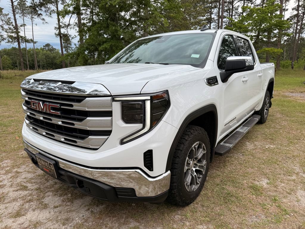 2023 GMC Sierra 4WD Crew Cab Short Box SLE's photo