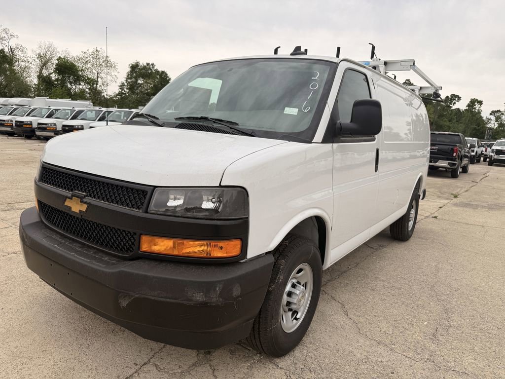 2025 Chevrolet Express 2500 Work Van HD's photo