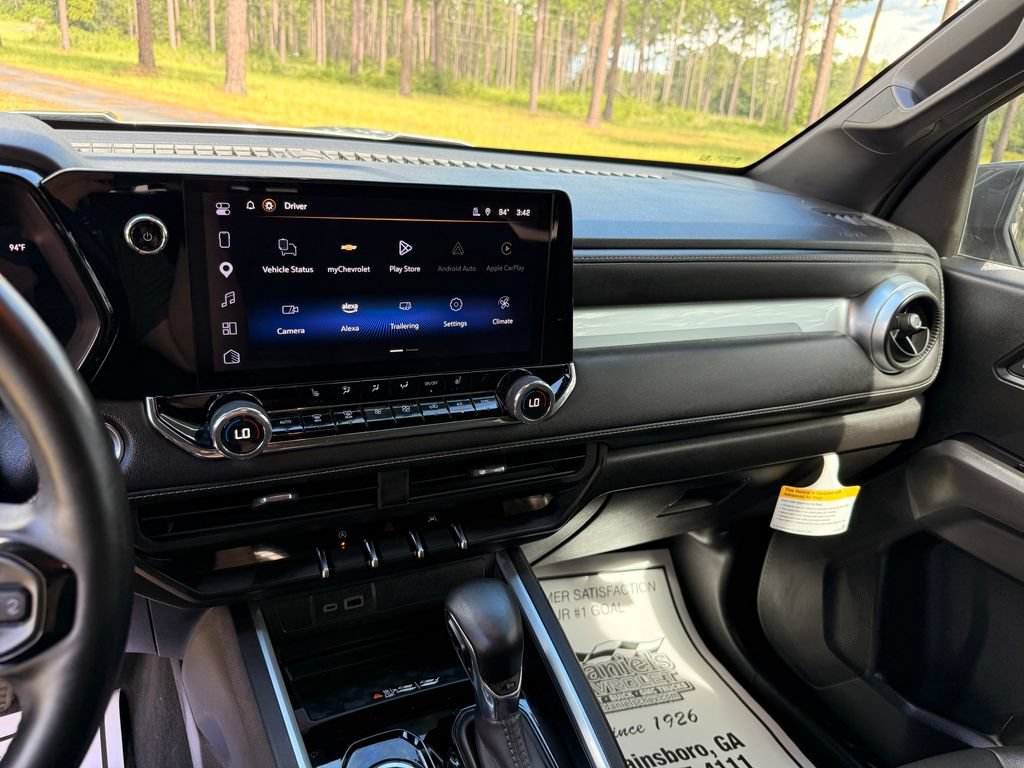 2025 Chevrolet Colorado LT - Photo 16