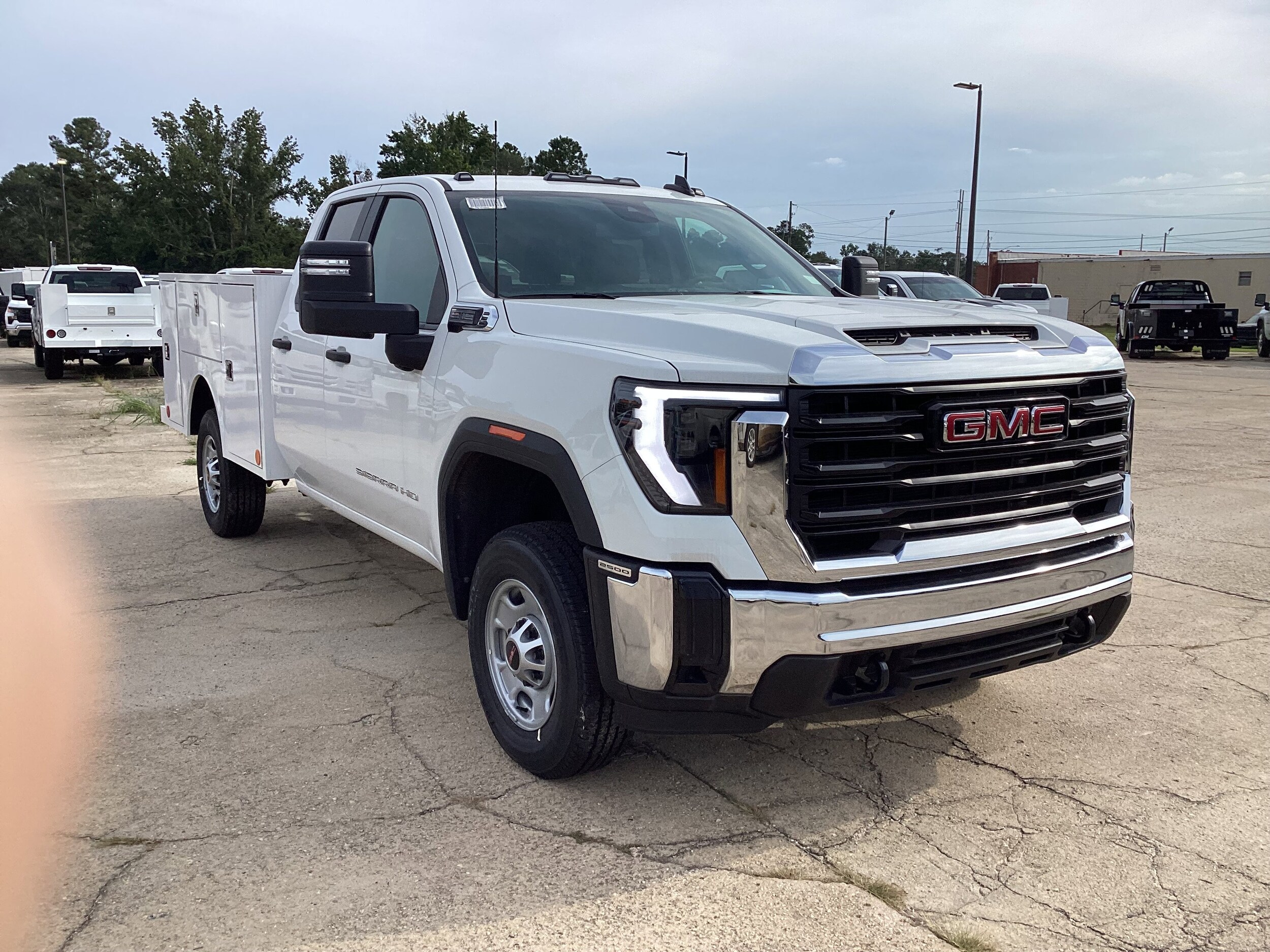 2025 Gmc Sierra 2500 HD Pro photo 3