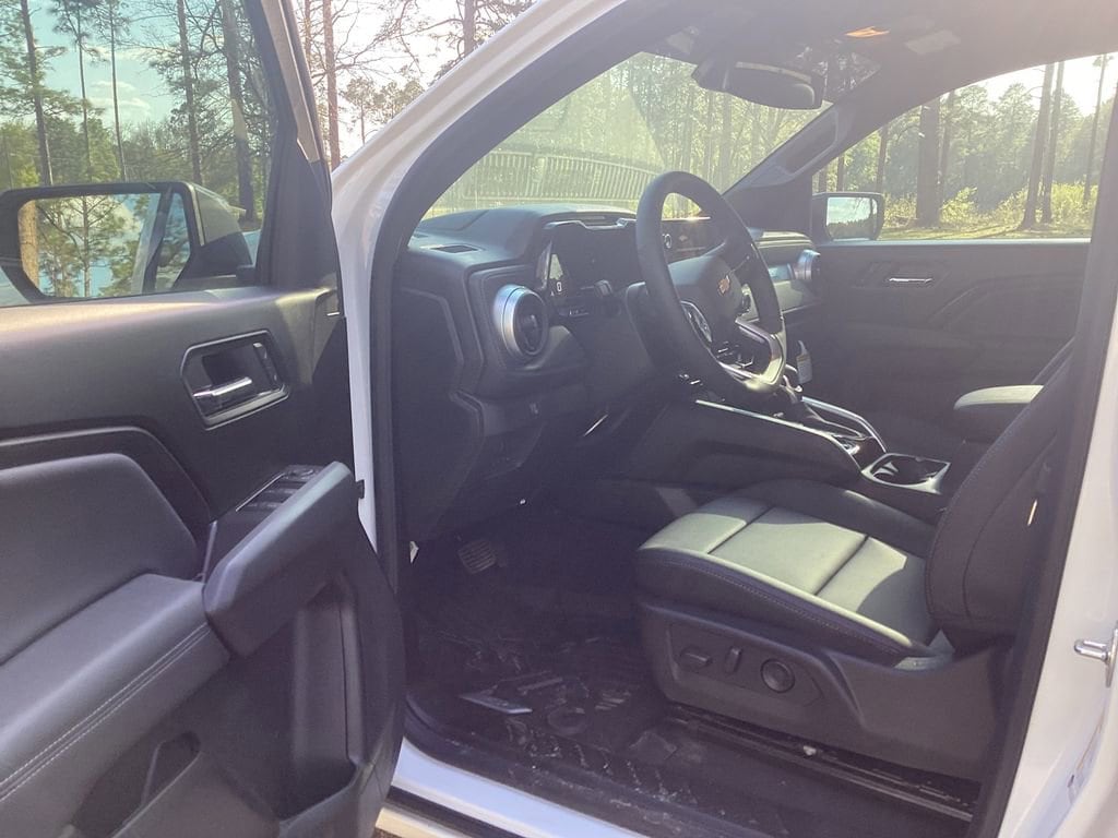 2026 Chevrolet Colorado LT - Photo 9